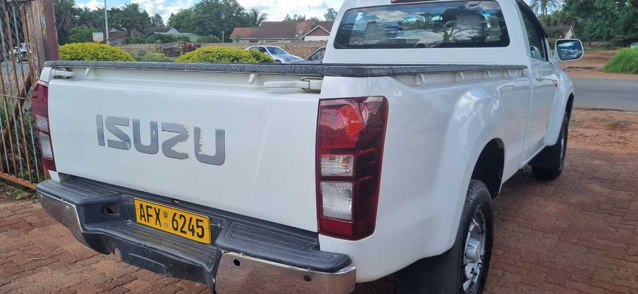 A picture of Isuzu 250 LE