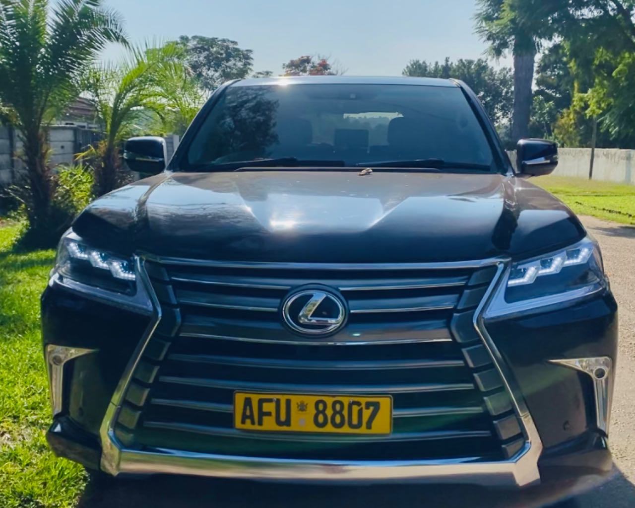 A picture of Lexus LX 570 2013 model
