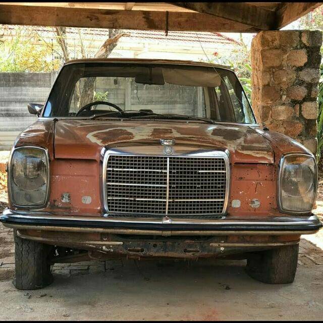*Mercedes Benz 220 1972 W115*

