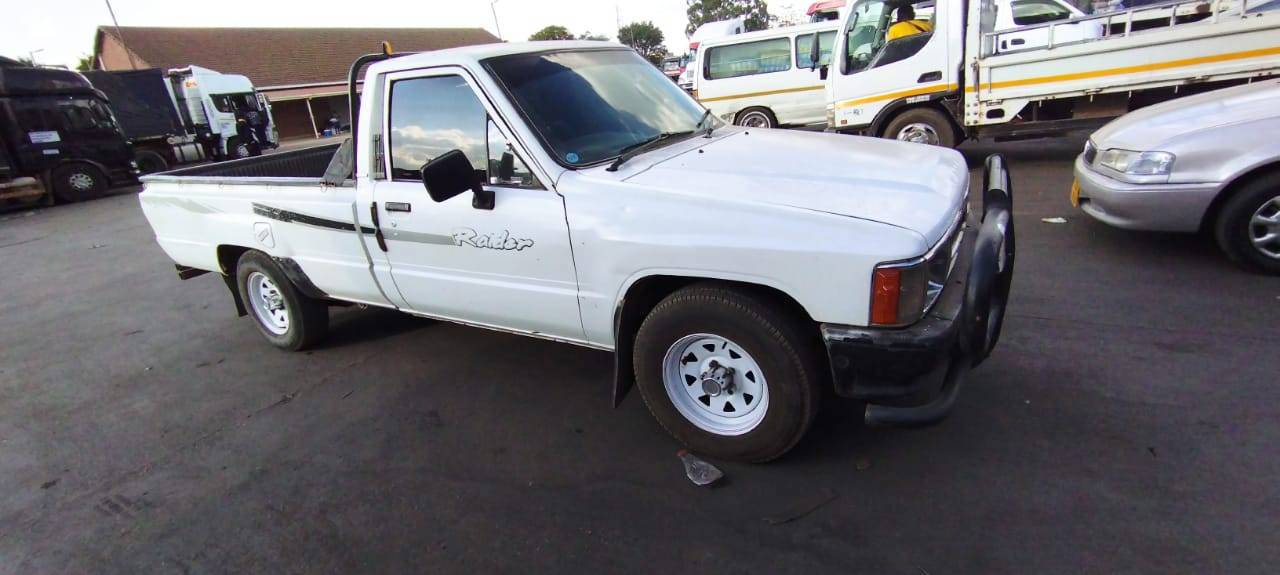 A picture of Toyota Hilux 2.4