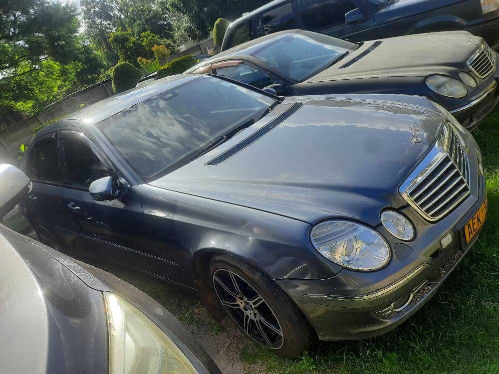 A picture of Mercedes Benz E230