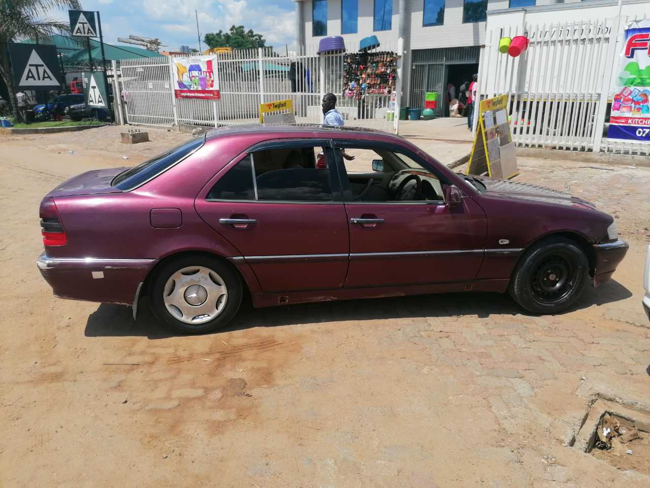 A picture of Mercedes Benz C180