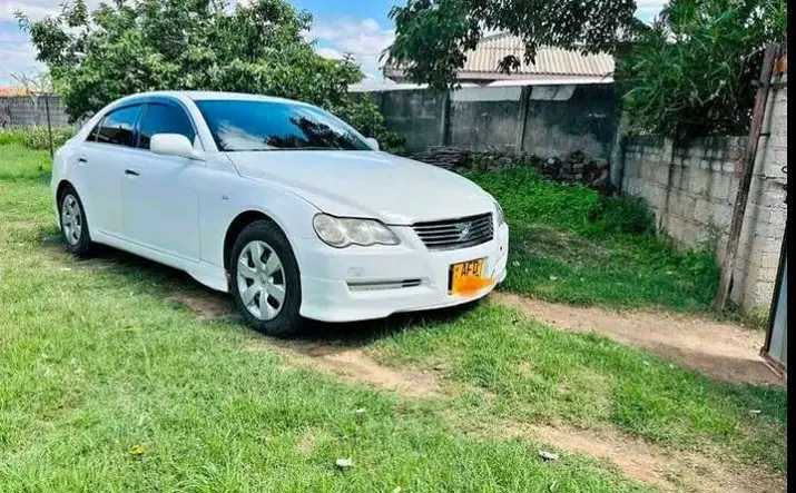 Toyota Mark x 2005
$5000
Auto trans
Clean all around
Body kit 
Smooth drive
Solid suspension
H town deal
App or call
0783666294