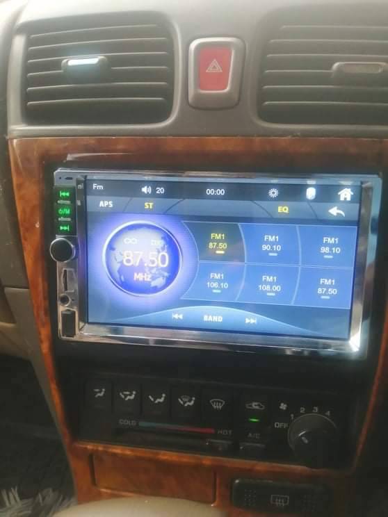 A picture of NEW BOXED 7INCH DOUBLE DIN BLUETOOTH USB MEMORY CARD AUX VIDEO CAR PLAYER
