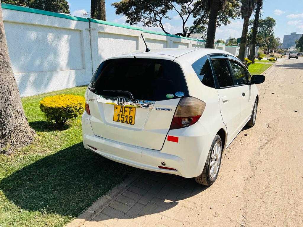  Honda Fit Hybrid