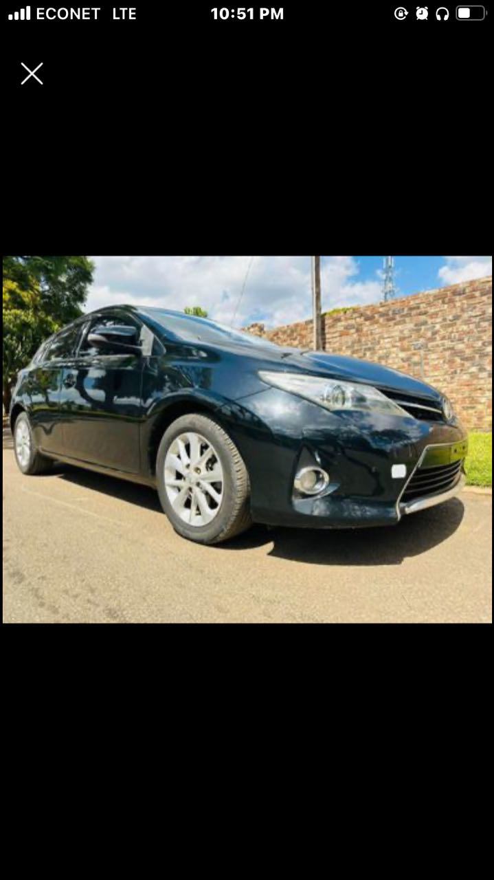 A picture of Toyota auris 