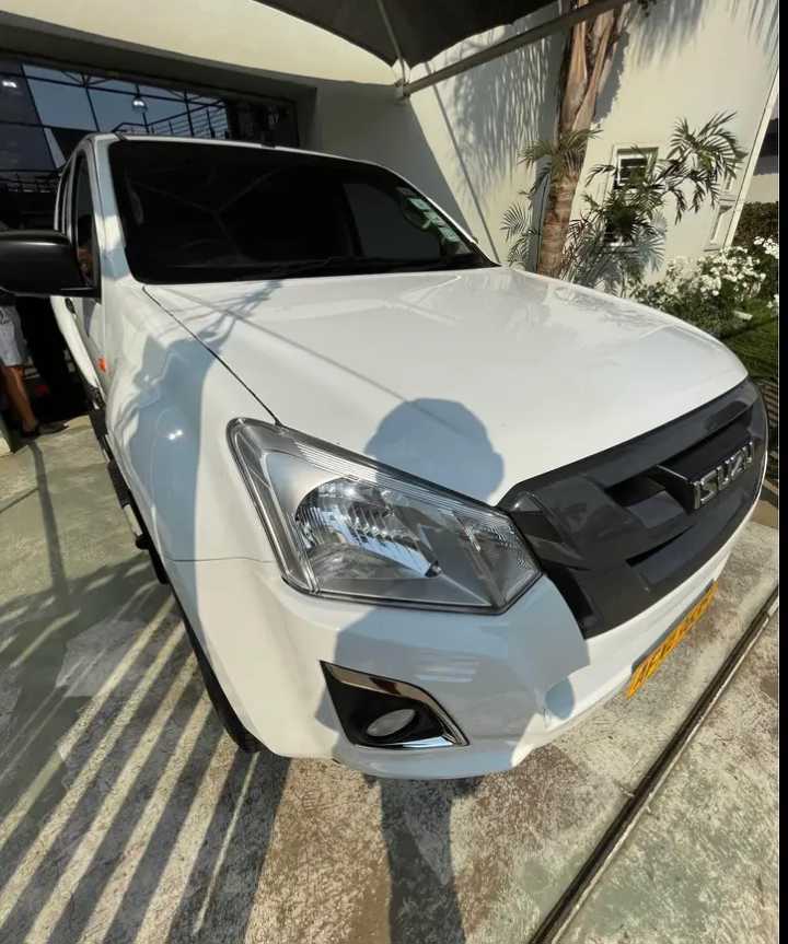 Isuzu D-Max 2022 model
$80000 neg
Manual trans
5k mileage
Brand new 
Recently imported
Powerful drive
H town deal
App or call
0783666294