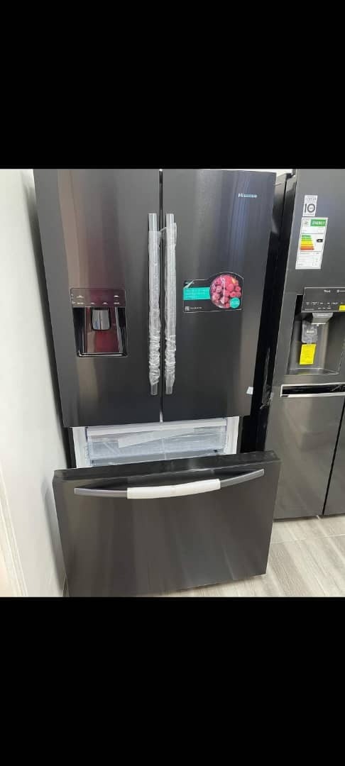 HISENSE ICE FRIDGE MAKER