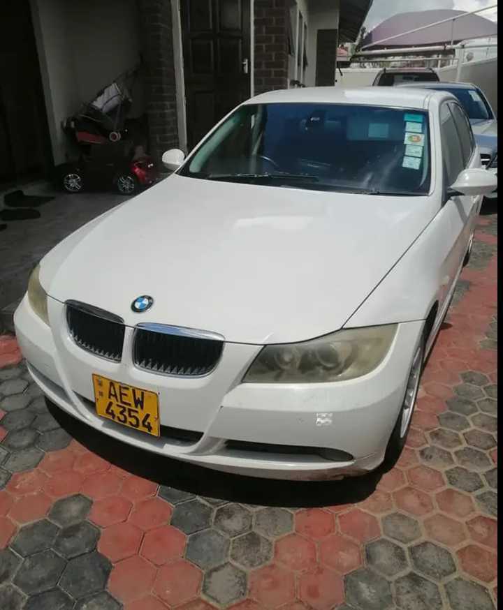 Auto trans
Very clean
Smoooth drive
160k mileage
Solid suspension 
H town deal
0783666294