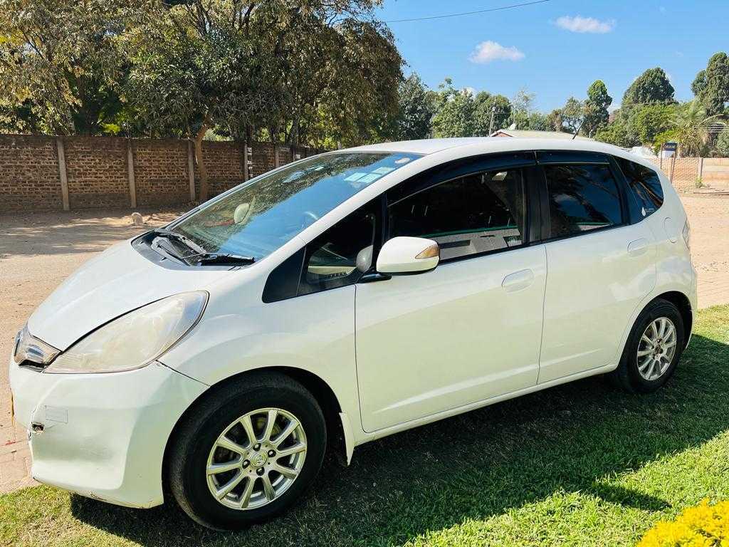 A picture of  Honda Fit Hybrid