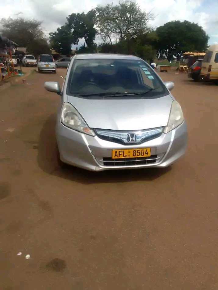 Honda fit hybrid
$5000
Auto trans
Ex company
Good as new
Smooth drive
Solid suspension
 H town deal
0783666294