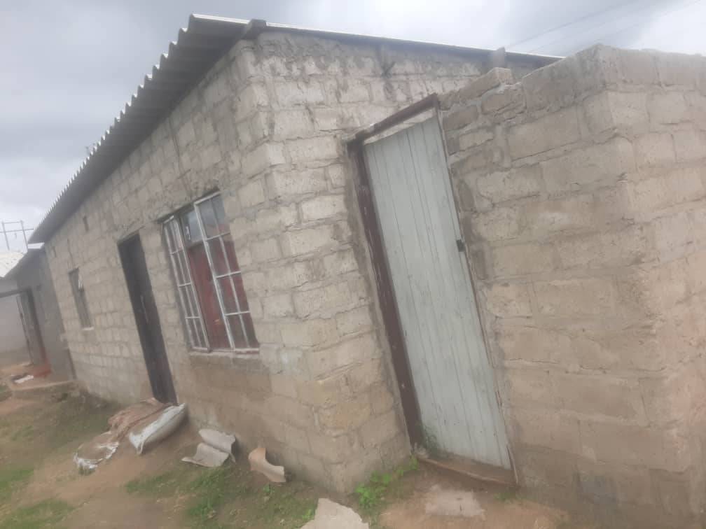 Chitungwiza stands for sale 