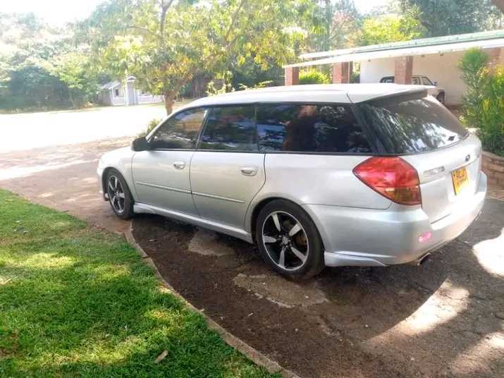 A picture of Subaru B1 5 2800 Manual 6 front Leather interior