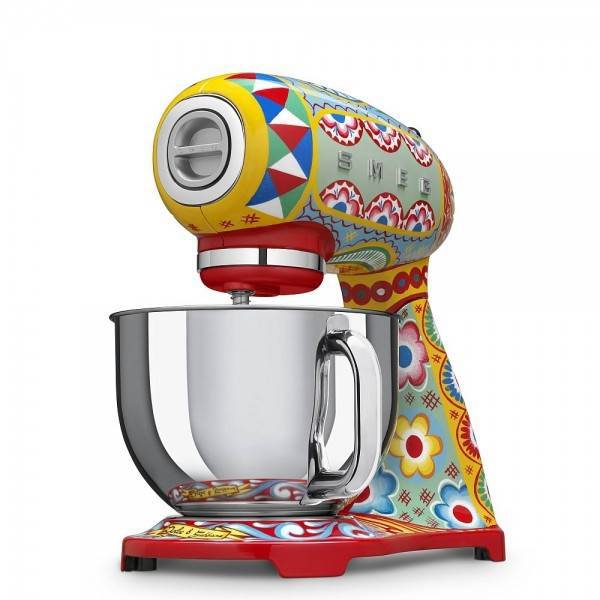 A picture of Smeg SMF03DGEU SMF43RDSA Fiery red DOLCE GABBANA KITCHEN MACHINE 