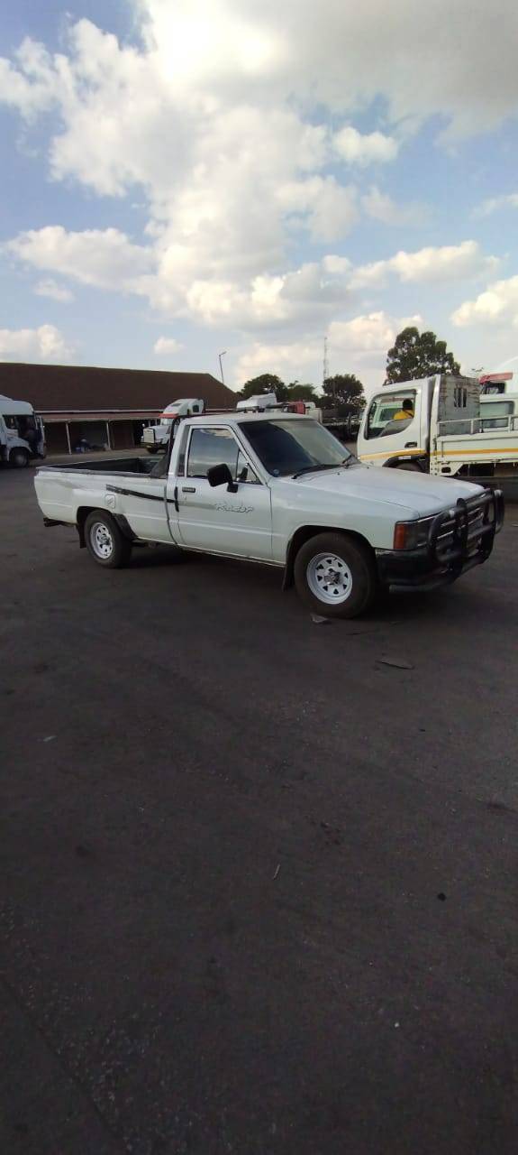 A picture of Toyota Hilux 2.4
