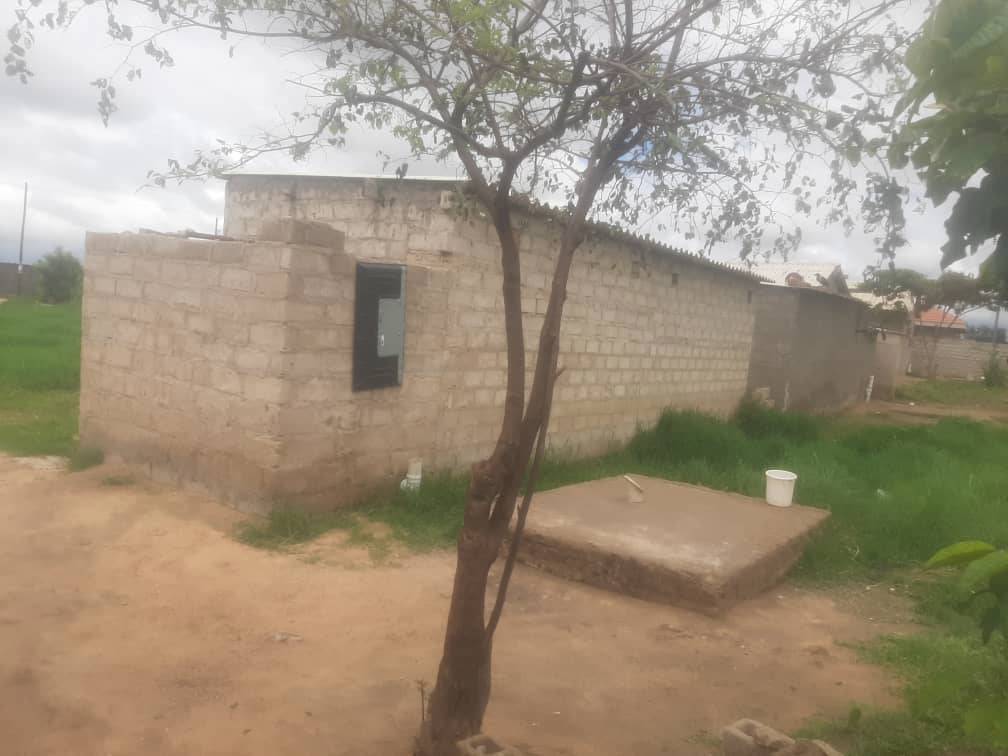 A picture of Chitungwiza stands for sale 