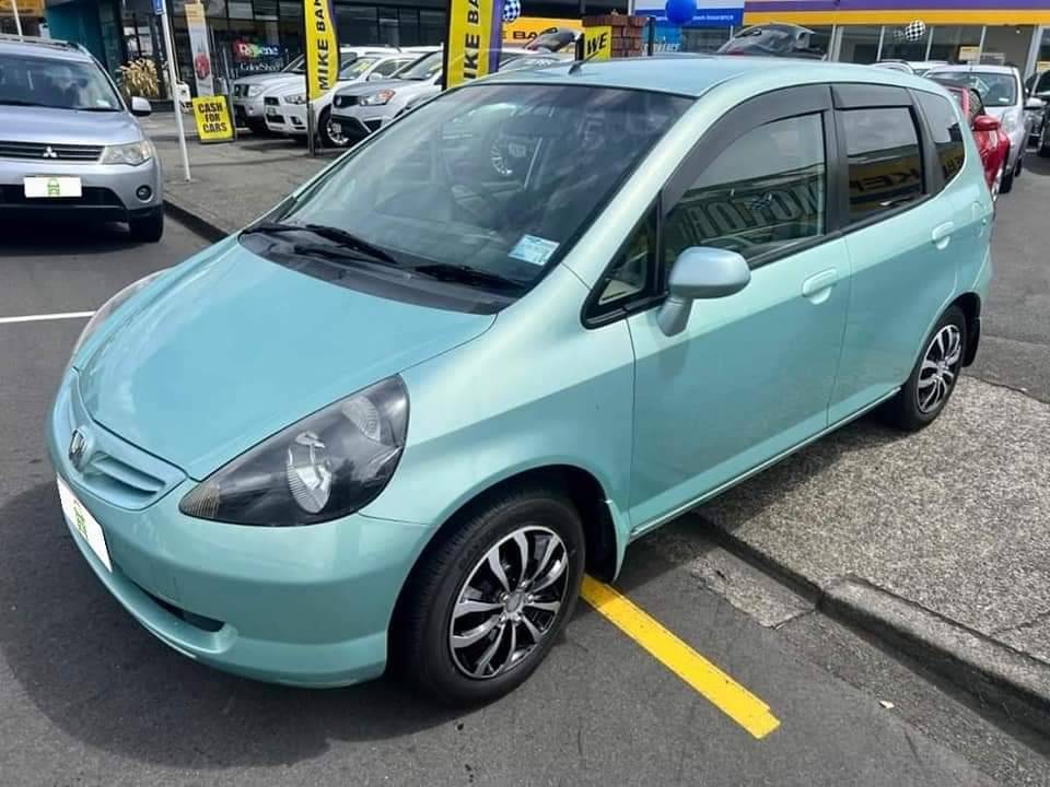 Honda fit old shape 