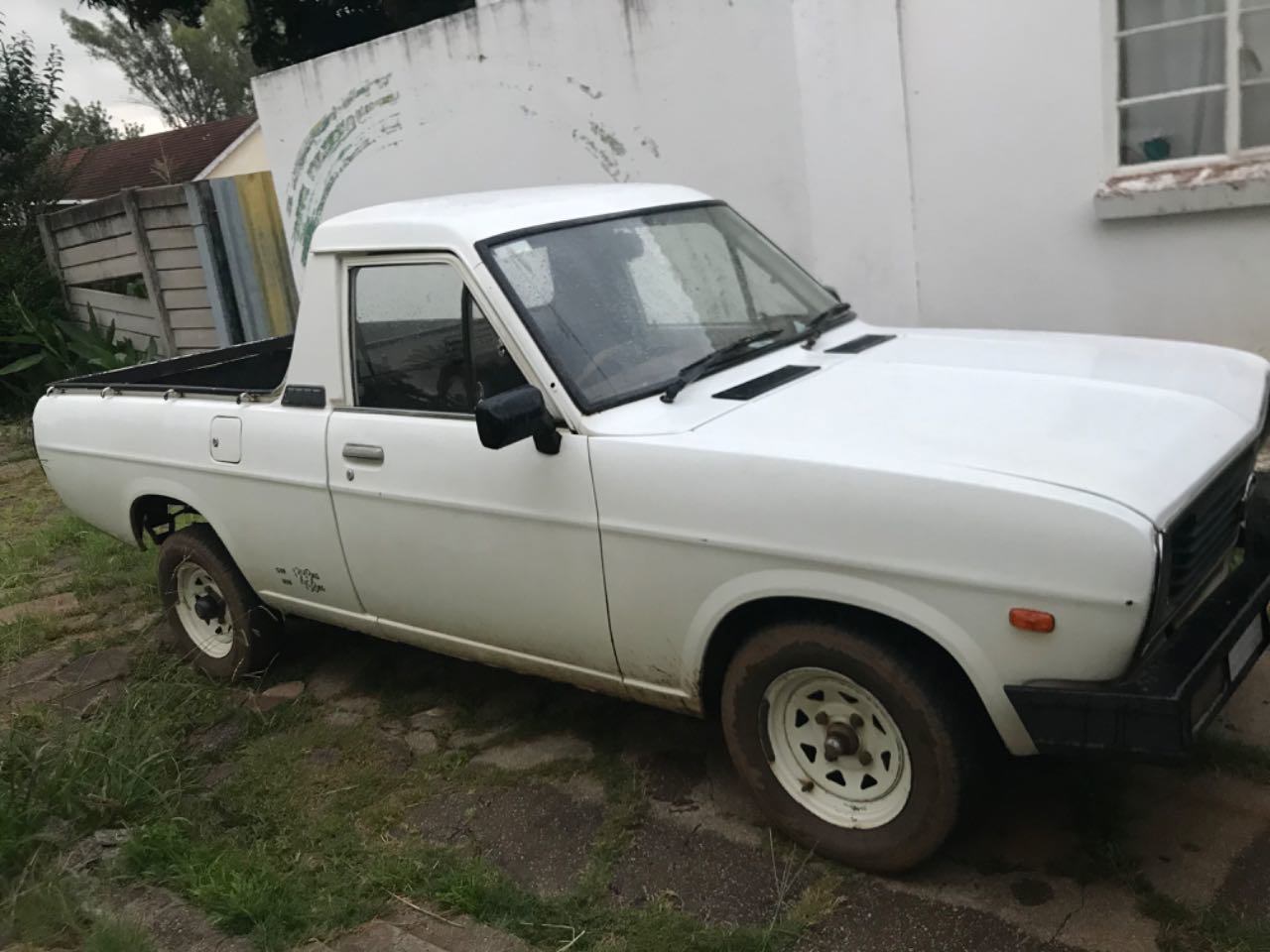 A picture of Nissan Champ 1400