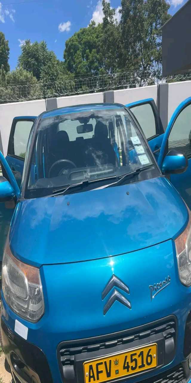 A picture of Citroen C3 5000 Negotiable Auto trans 111k mileage Diesel powered
