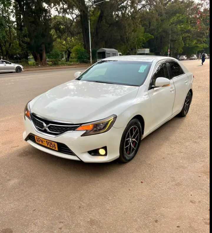 Mark x 2013 model
$8200
Auto trans
Low milaege
Clean all around
Good condition 
Smooth drive
Solid suspension
H town deal
App or call
0783666294