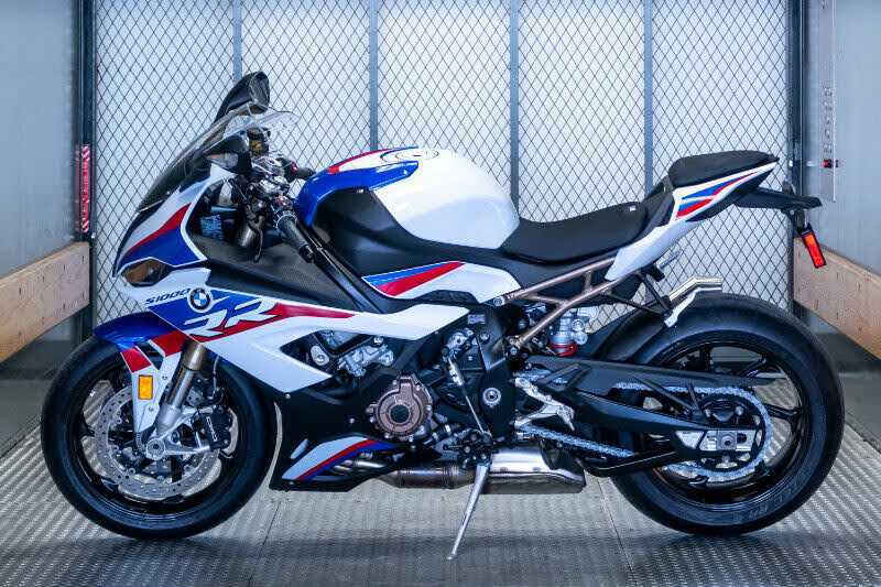 A picture of 2021 bmw s1000rr