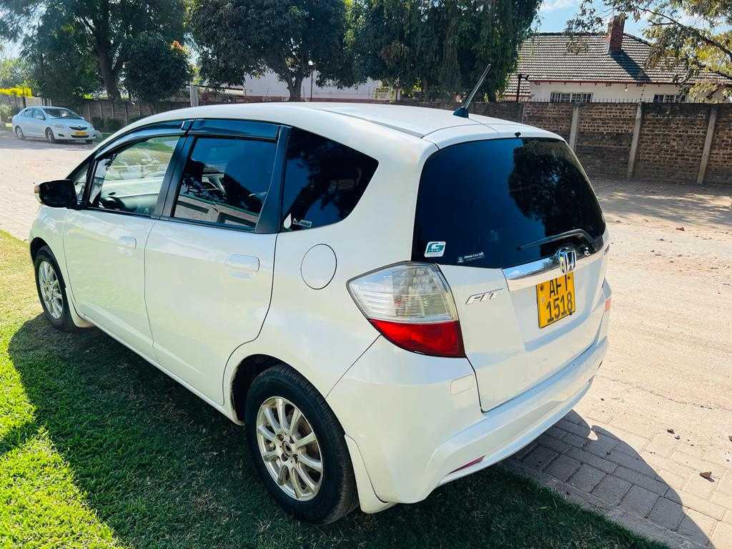 A picture of  Honda Fit Hybrid