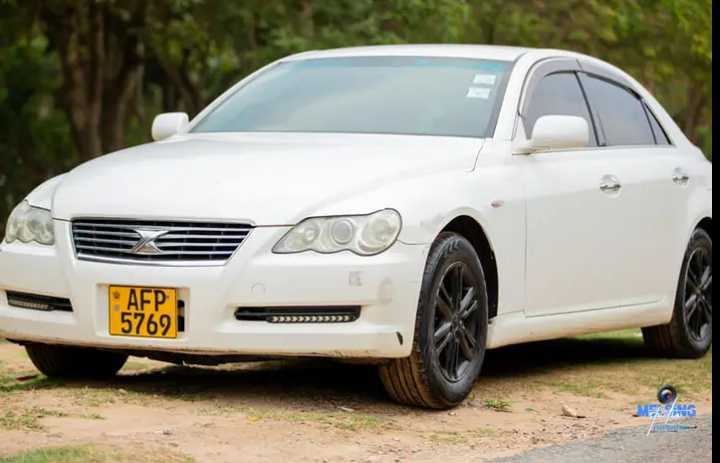 A picture of Toyota mark x 5000 Auto trans Clean all around Smooth