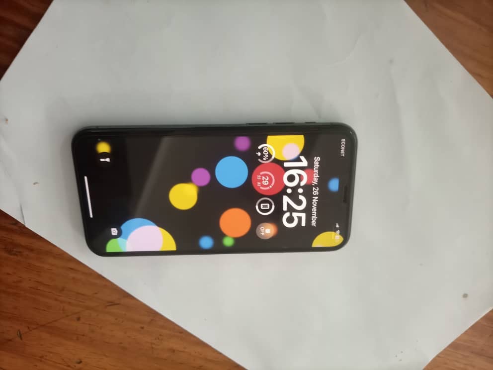 A picture of Iphone 11 pro 256GB CLEAN NO CRACK trade with