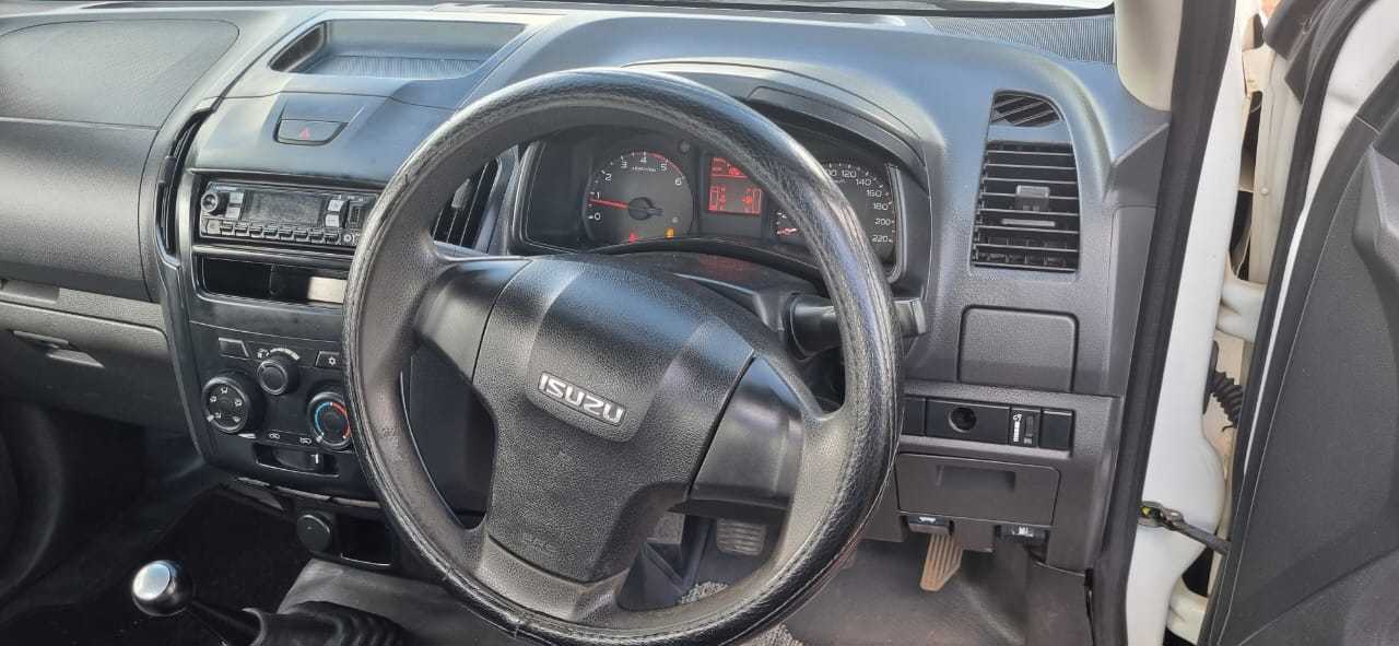 A picture of Isuzu 250 LE