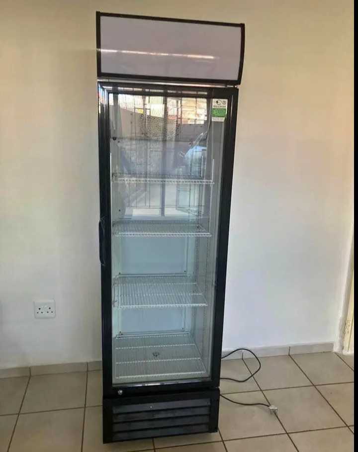 Single Door Beverage cooler