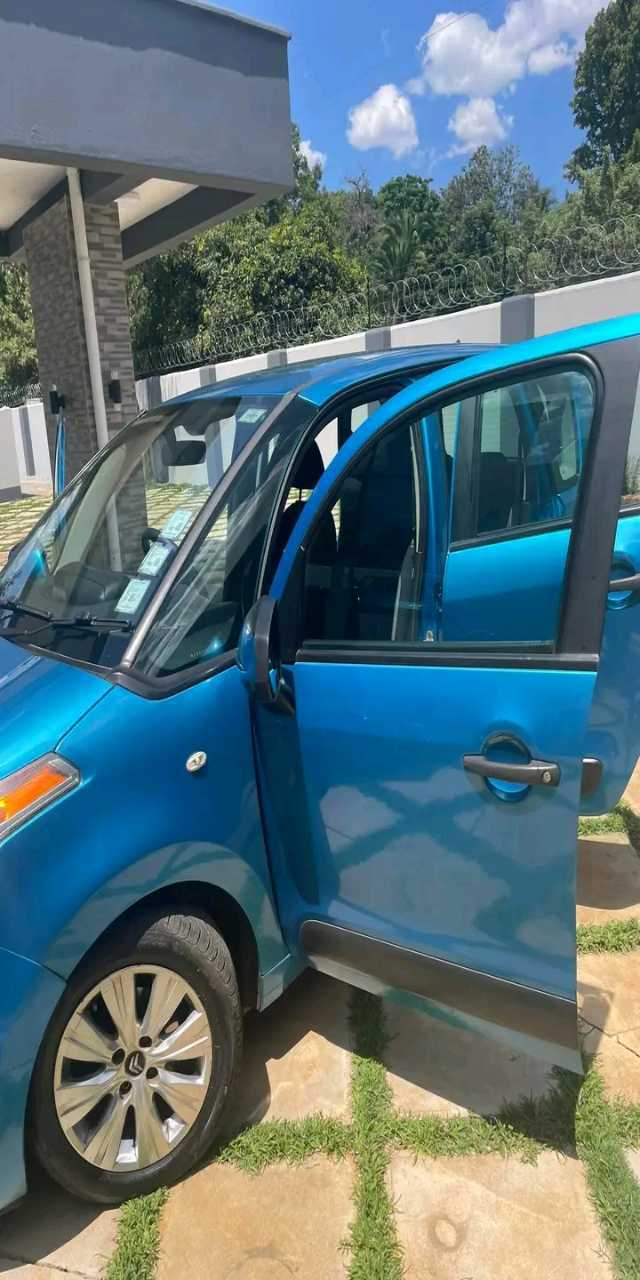Citroen C3
$5000
Negotiable
Auto trans
111k mileage
Diesel powered
Good as new
Lady driven
Fuel saver(it saves fuel more than a Honda Fit)
H town deal
0783666294