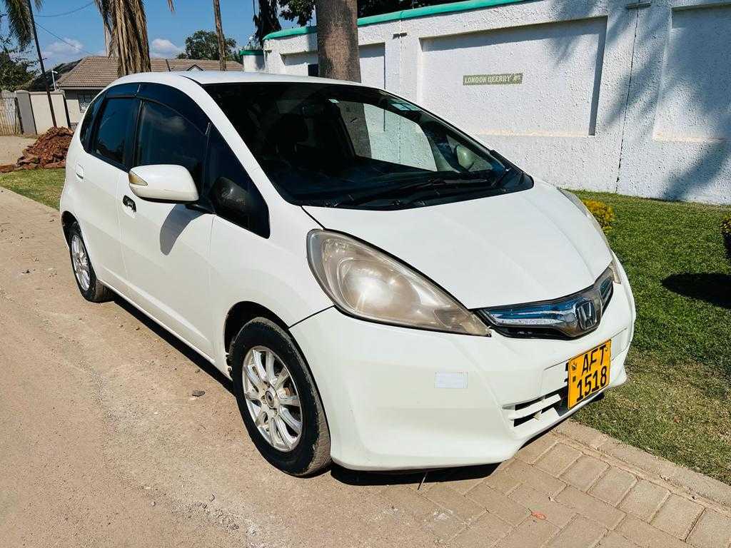 A picture of  Honda Fit Hybrid