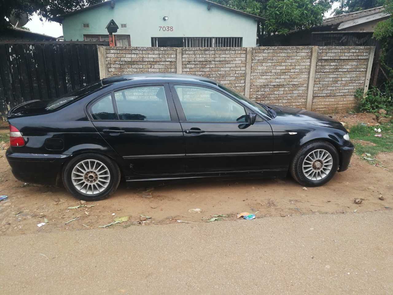 BMW 320i 