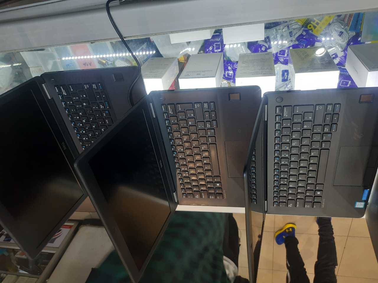 A picture of Dell latitude E7270 Ultrabook 