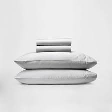 A picture of Egyptian sheets 4 pieces